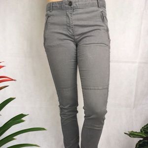 Grey skinny chic khakis